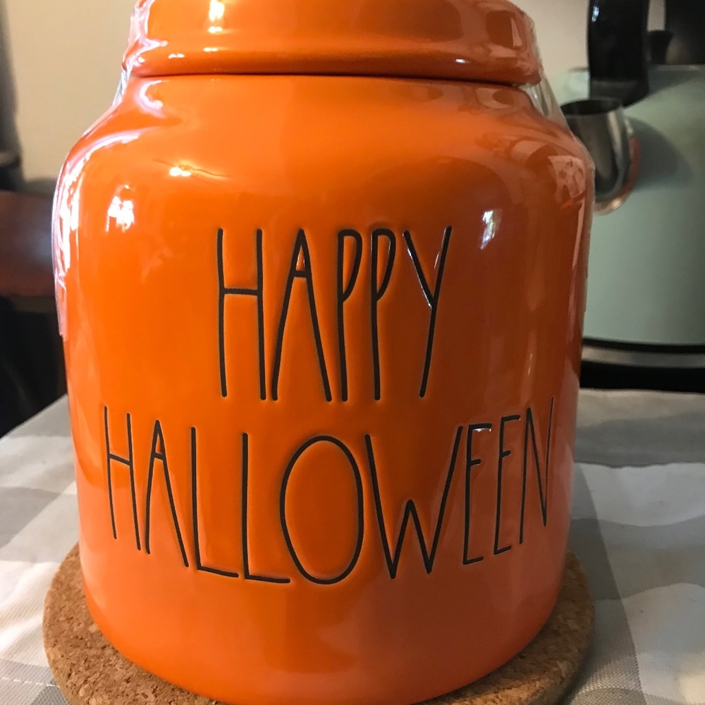 Rae Dunn canister